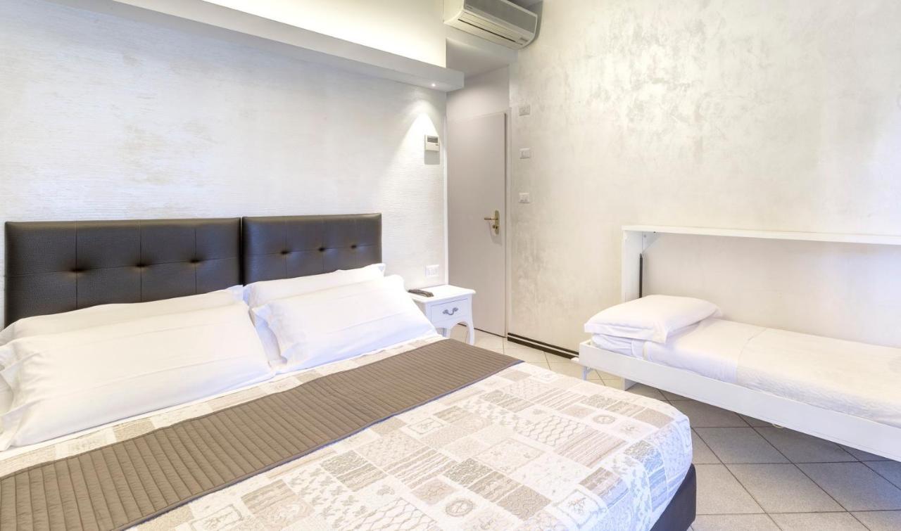 Hotel La Nidiola Риччоне Екстер'єр фото