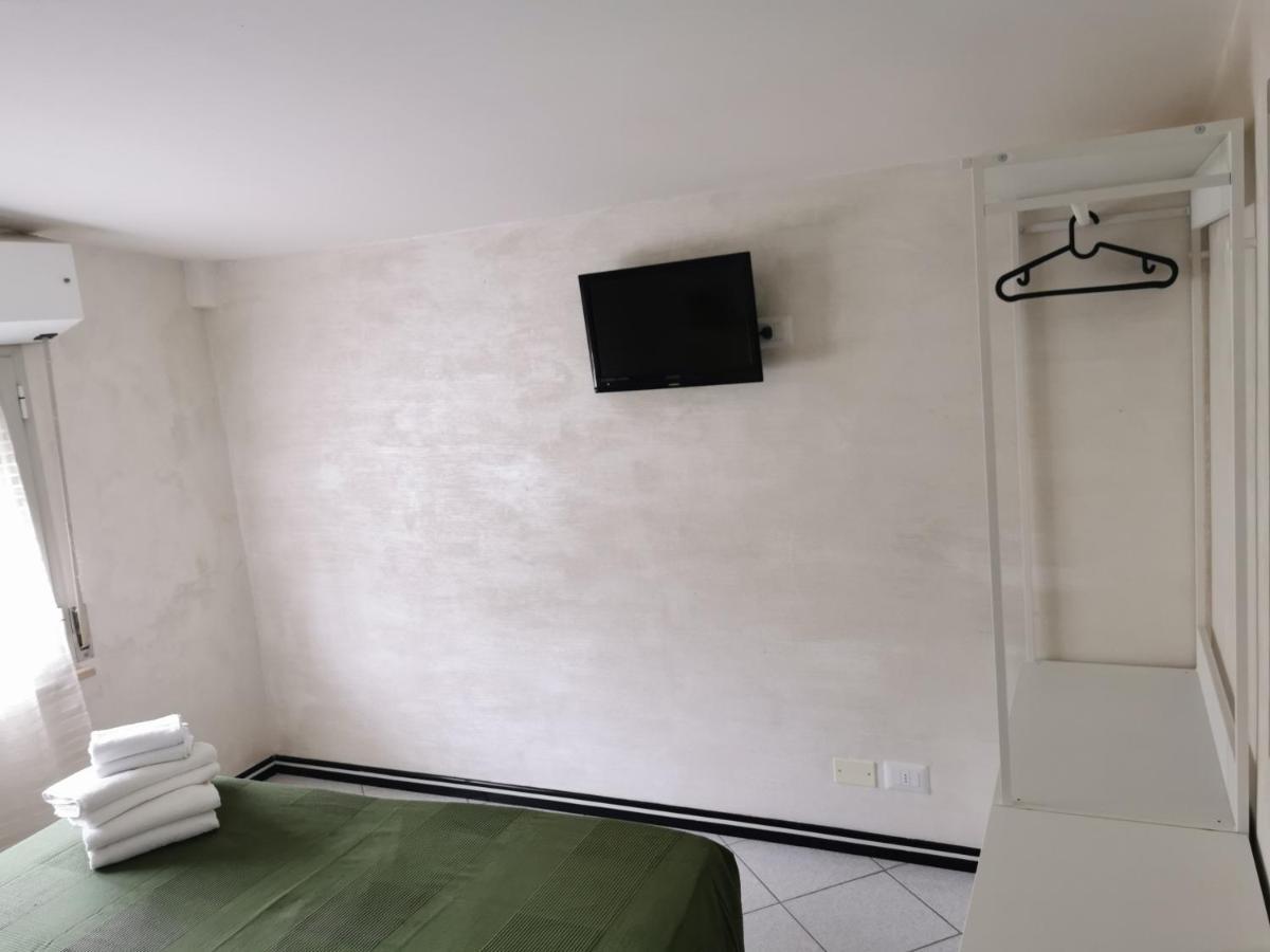 Hotel La Nidiola Риччоне Екстер'єр фото