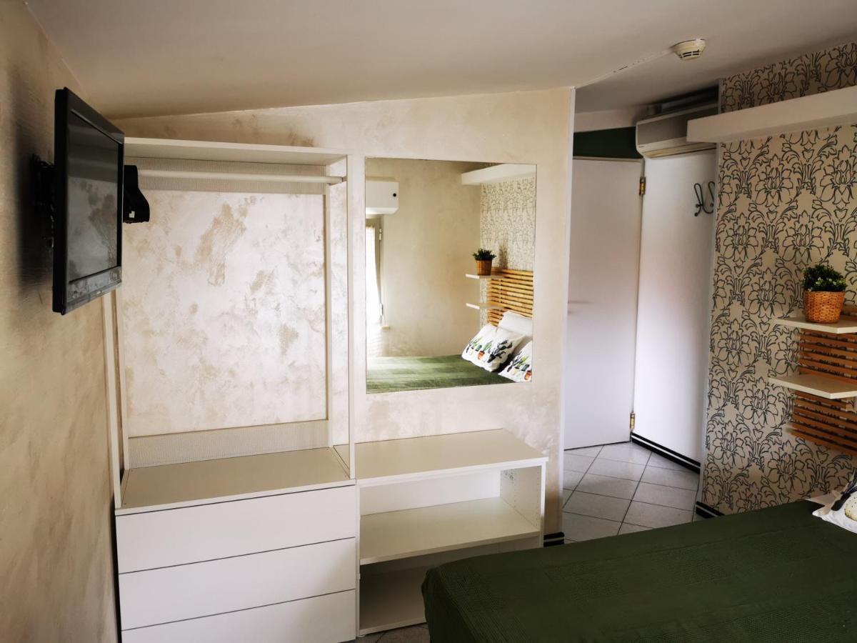 Hotel La Nidiola Риччоне Екстер'єр фото